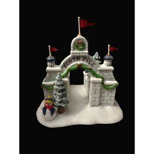 Heritage Village Collection North Pole Gate  Porcelain Dept 56 5632-4